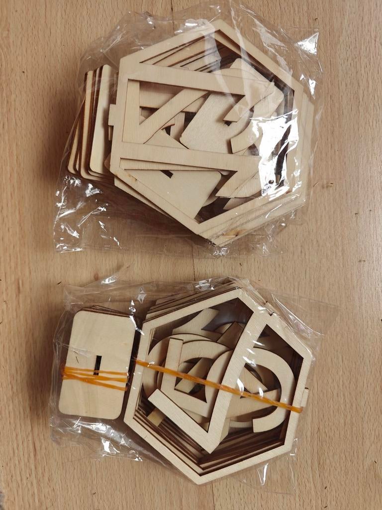 Houten tafelnummers. Niet geopend. 1 tem 20, Ophalen