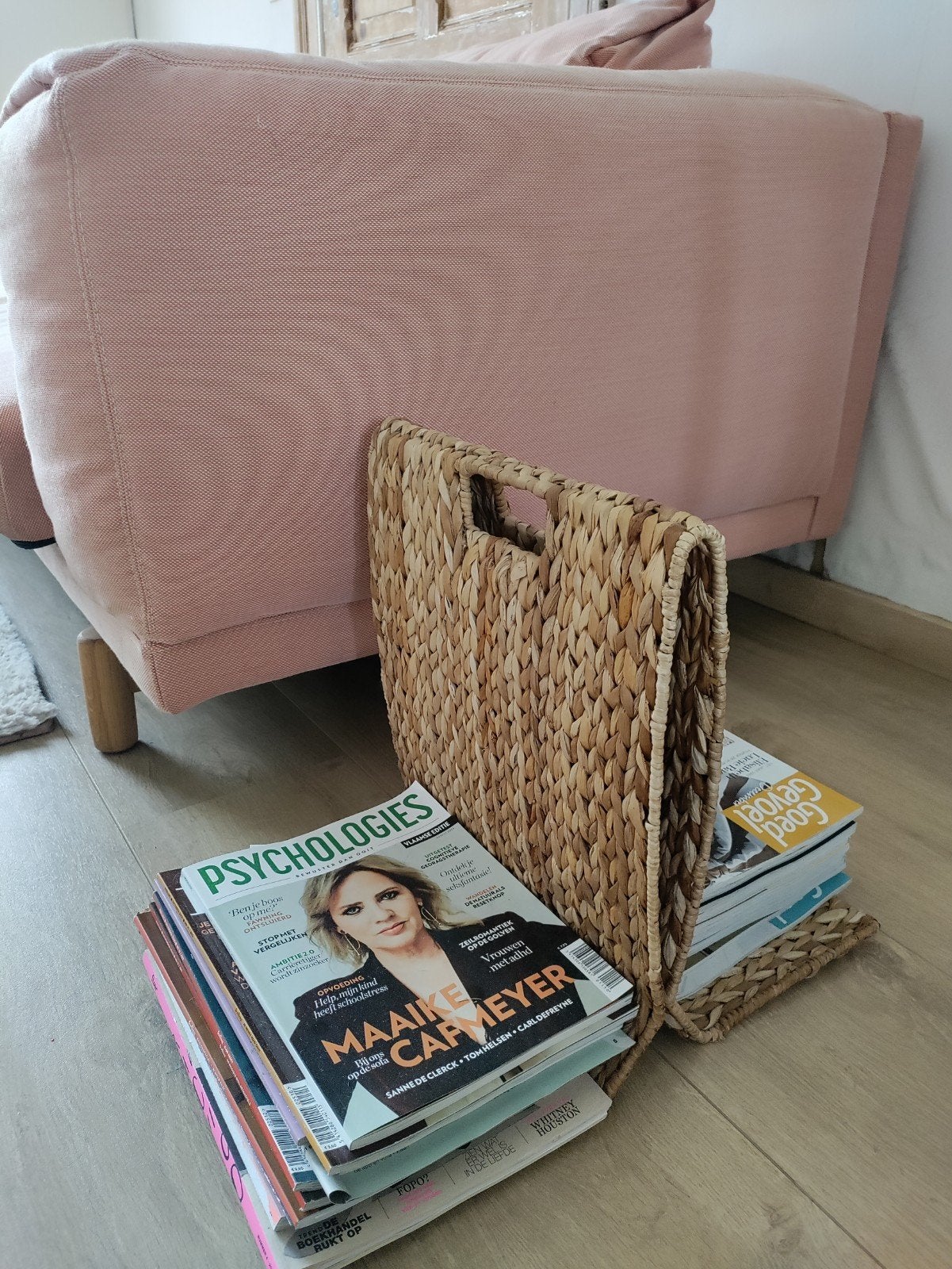 Rieten kranten/magazine houder, Huis en Inrichting, Woonaccessoires | Krantenbakken en Lectuurbakken, Ophalen, Meerdere vakken