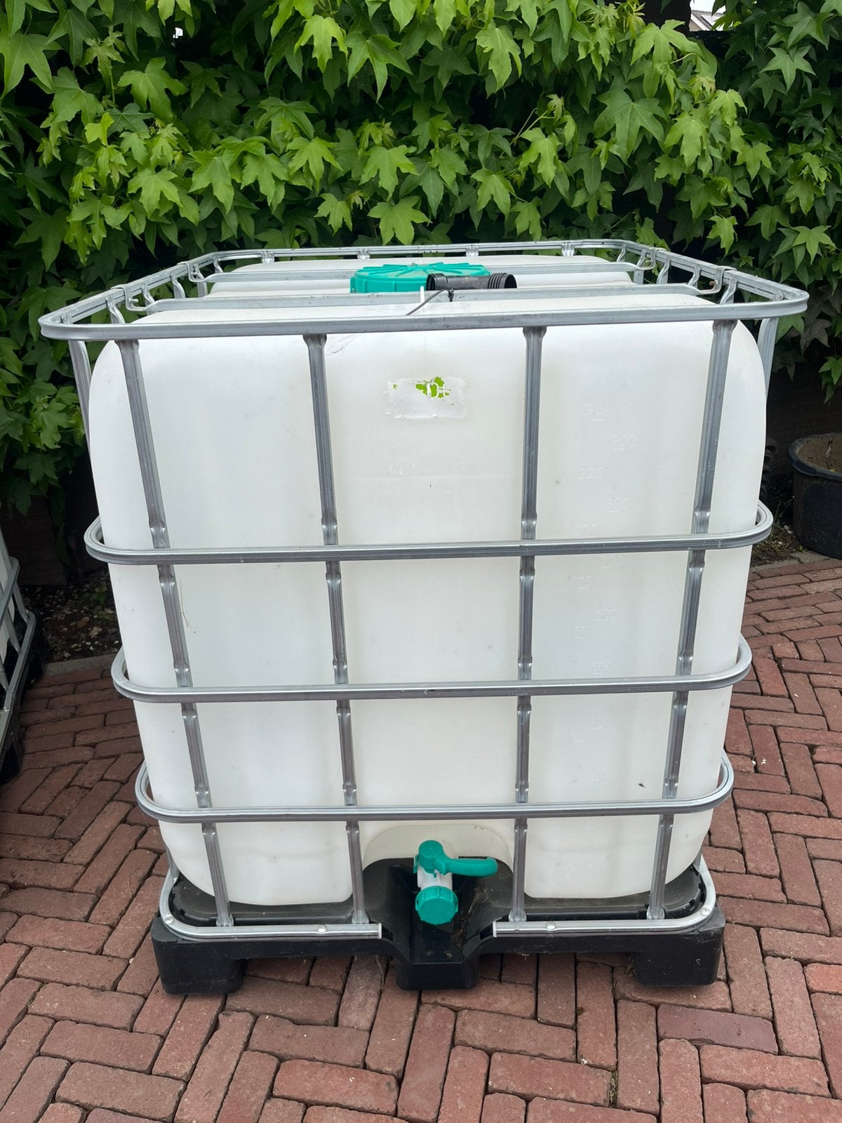 Partij IBC vaten (z.g.a.n) met kunstof pallet, Ophalen, Kunststof, Met kraantje, 150 liter of meer