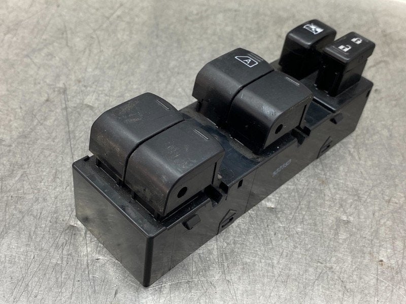 RAAMSCHAKELAAR Nissan Note (E12) (08-2012/12-2016), Auto-onderdelen, Gebruikt, Nissan