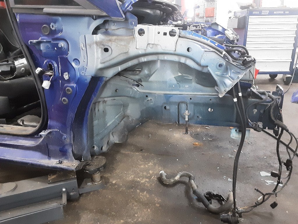 PARE BOUE AVANT DROIT Ford Fiesta 7 (01-2017/07-2023), Garde-boue, Avant, Henry-Ford-Straße  1
50735  Köln, DE, Ford-Werke GmbH