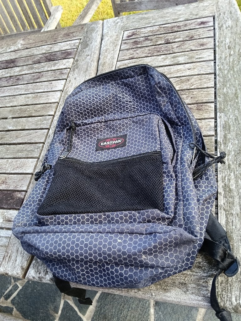Eastpak rugzak - schooltas 45 cm hoog op 35 breed, Bijoux, Sacs & Beauté, Sacs | Sacs à dos, 25 à 40 cm, 45 à 60 cm, Enlèvement