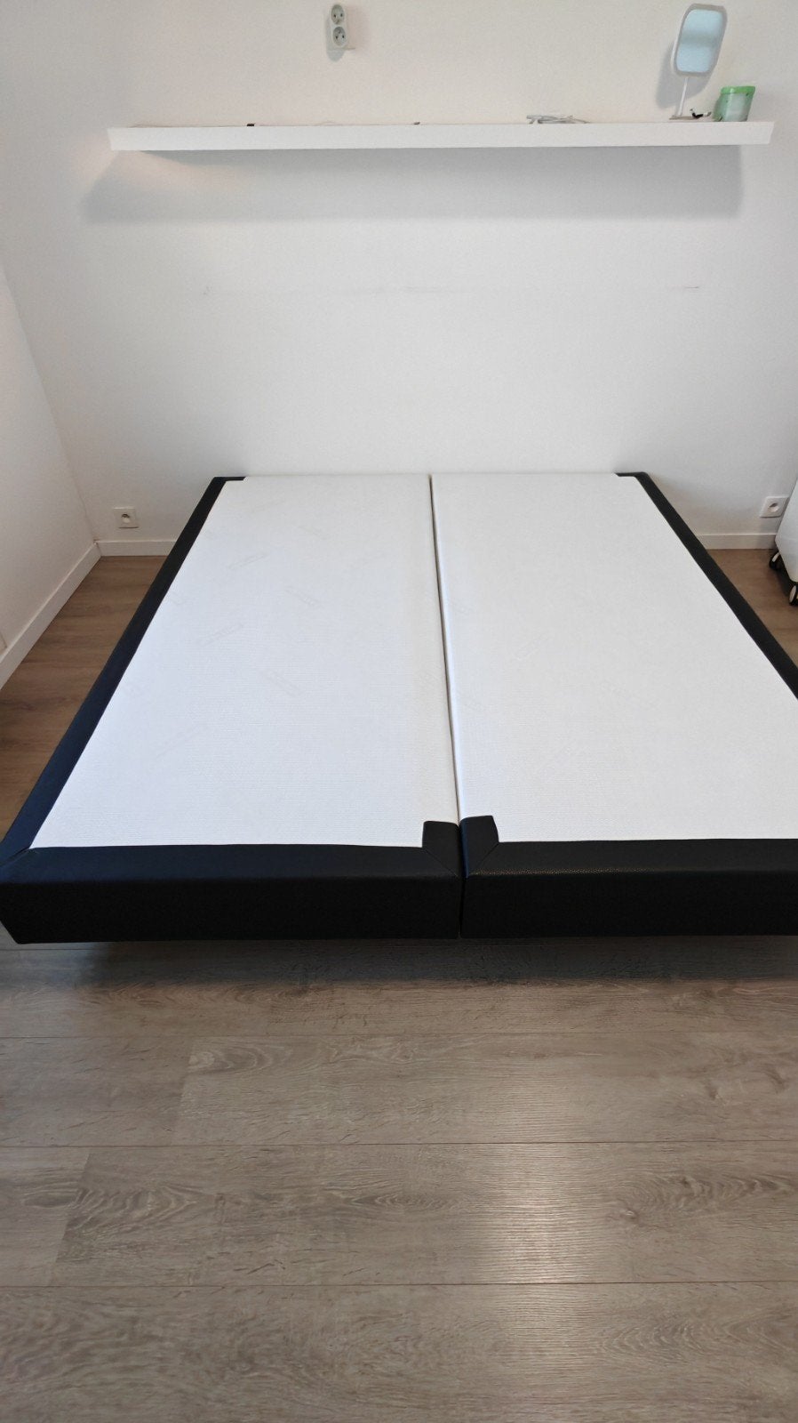 Bed  180cm  x  200cm, Maison & Meubles, Enlèvement, Utilisé, 180 cm, 200 cm