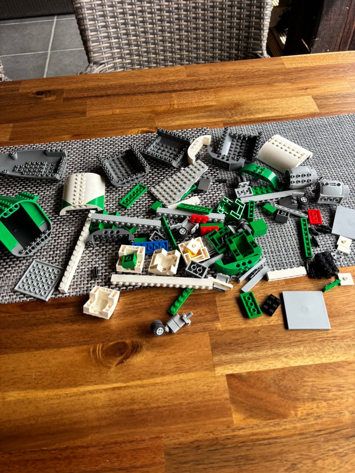 Lego city onderdelen van het groen cargovliegtuig, Kinderen en Baby's, Speelgoed | Duplo en Lego, Ophalen of Verzenden, Zo goed als nieuw