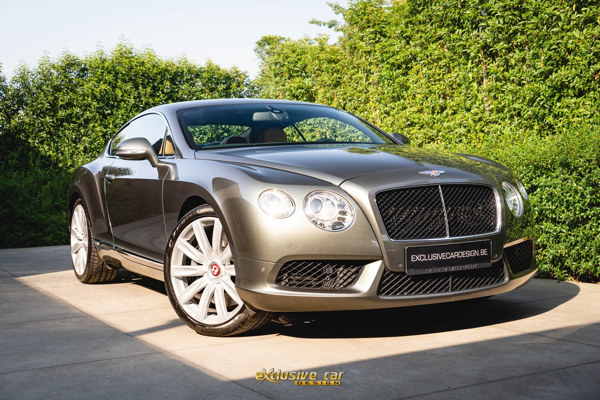 Bentley Continental GT V8, Auto's, 375 kW, Bedrijf, https://public.car-pass.be/vhr/db6b8864-cf29-4d39-b408-40522d92daf1, 3993 cc