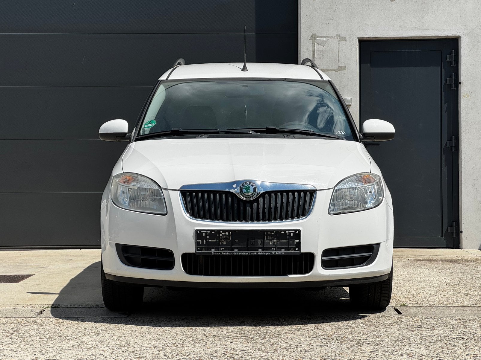 Skoda Roomster 1.2 | Gekeurd vvk + 1 JAAR GARANTIE!, Auto's, Voorwielaandrijving, Zwart, Wit, Bedrijf