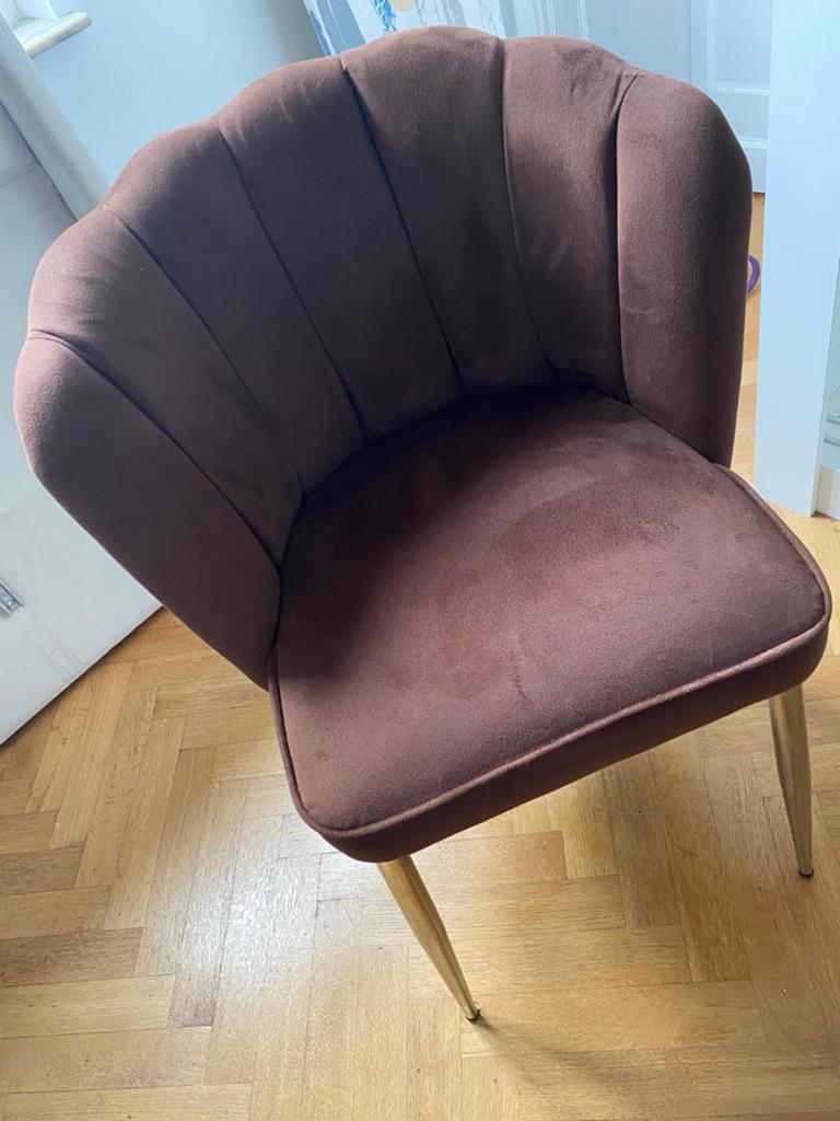 Stoel in schelpvorm/chaise en forme de coquillage, Ophalen