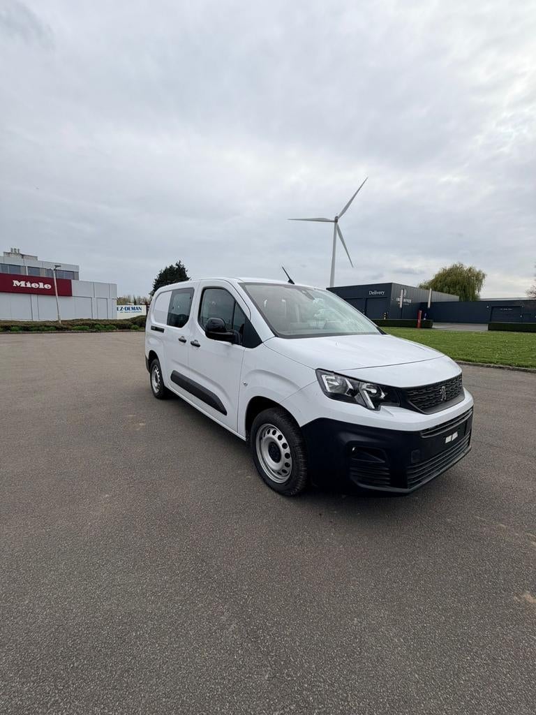 Peugeot Partner 2023 – 1.5 Diesel – Lange versie – 5 zitpl, Auto's, Voorwielaandrijving, Overige bekleding, Wit, Particulier