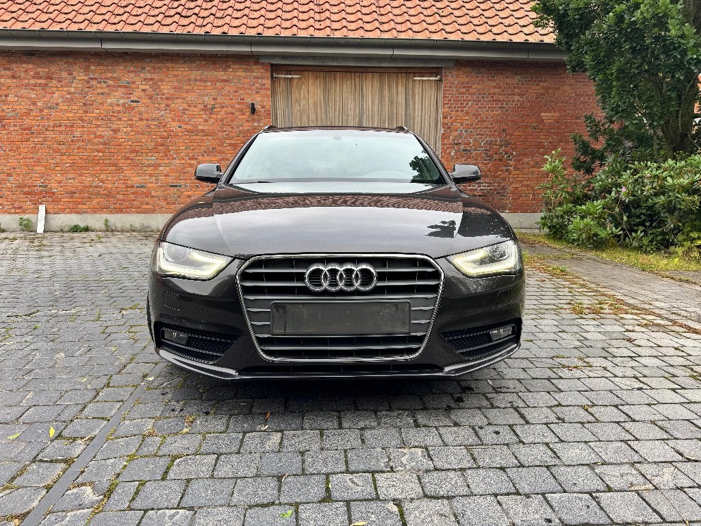 Audi A4 avant 2.0 TDI euro 6b, Autos, Argent ou Gris, Achat, Entreprise, Noir