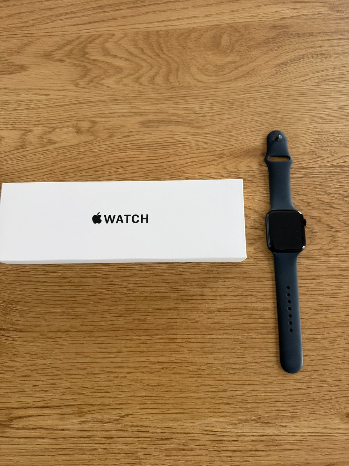 Apple Watch SE 44 mm GPS Midnight — Comme neuve, Bijoux, Sacs & Beauté, Enlèvement, GPS, Comme neuf, IOS