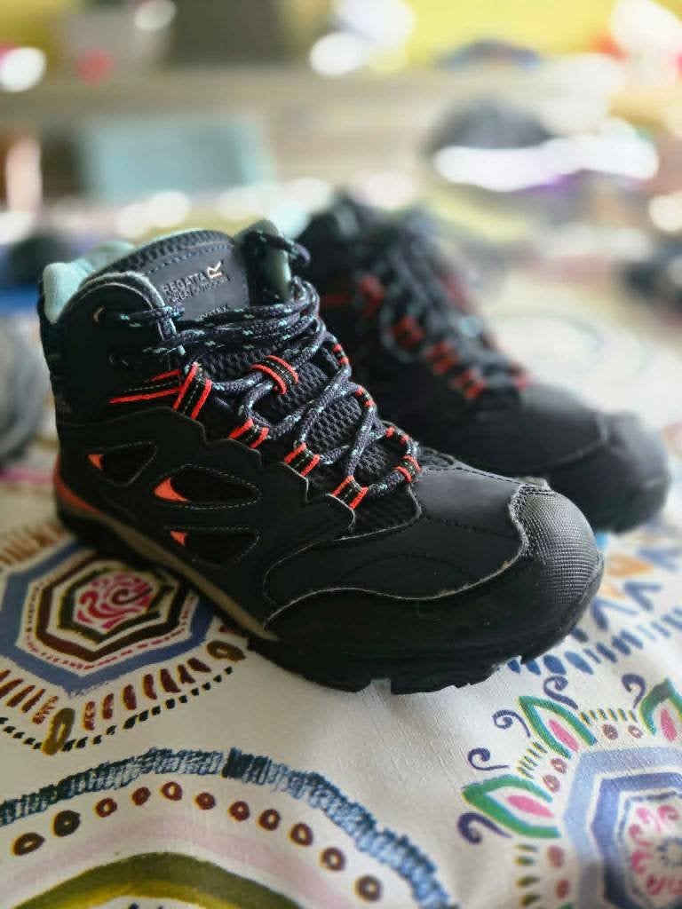 bergschoenen kinderen, Enfants & Bébés, Vêtements enfant | Chaussures & Chaussettes, Garçon ou Fille, Decathlon, Comme neuf, Enlèvement