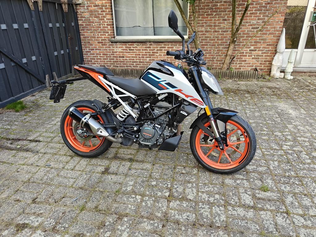 Splinternieuwe ktm duke 125cc, Motoren, Particulier, Nieuw