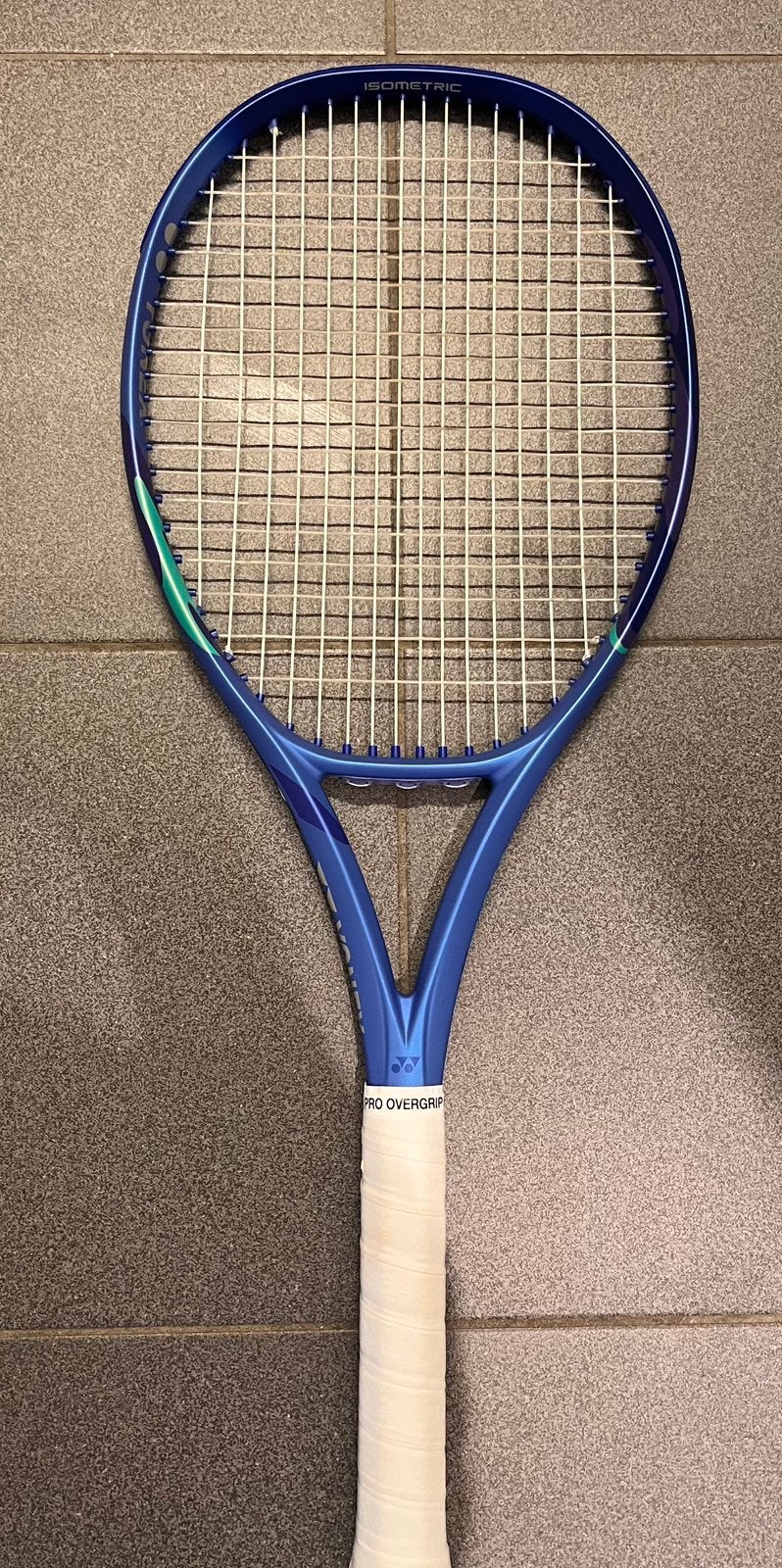 Yonex Ezone 100L, Sports & Fitness, Tennis, L2, Autres marques, Raquette, Comme neuf