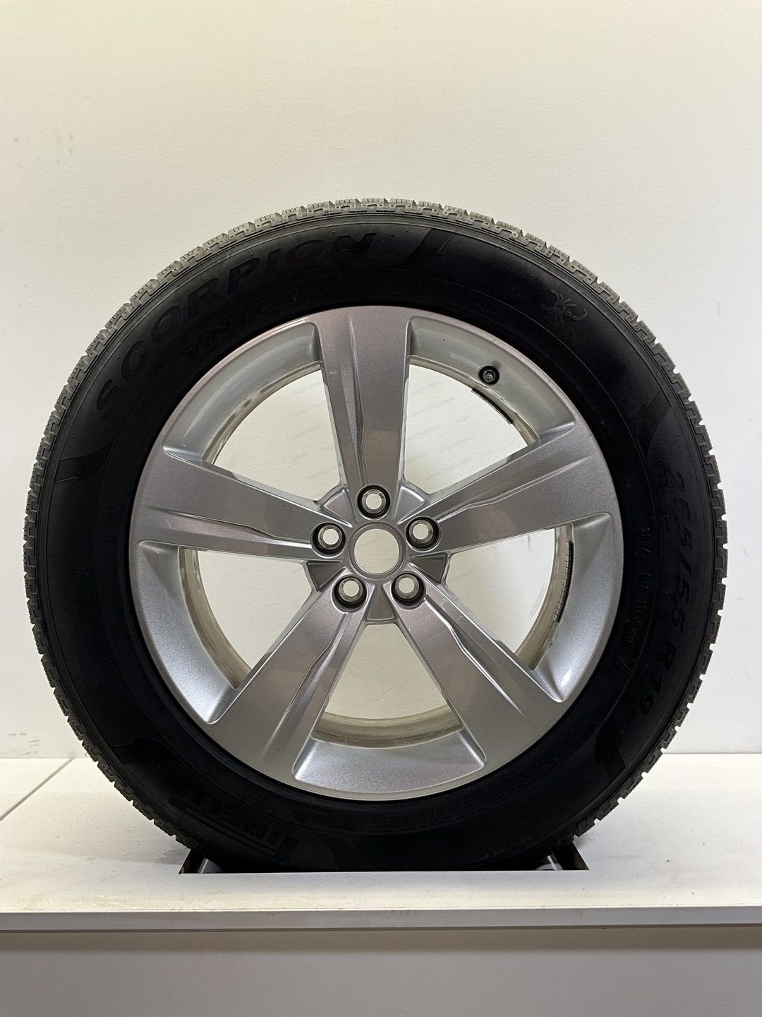 19’’ LANDROVER VELAR VELGEN WINTERBANDEN ORIG TPMS, Auto-onderdelen, Banden en Velgen, 19 inch, Gebruikt, 255 mm, -