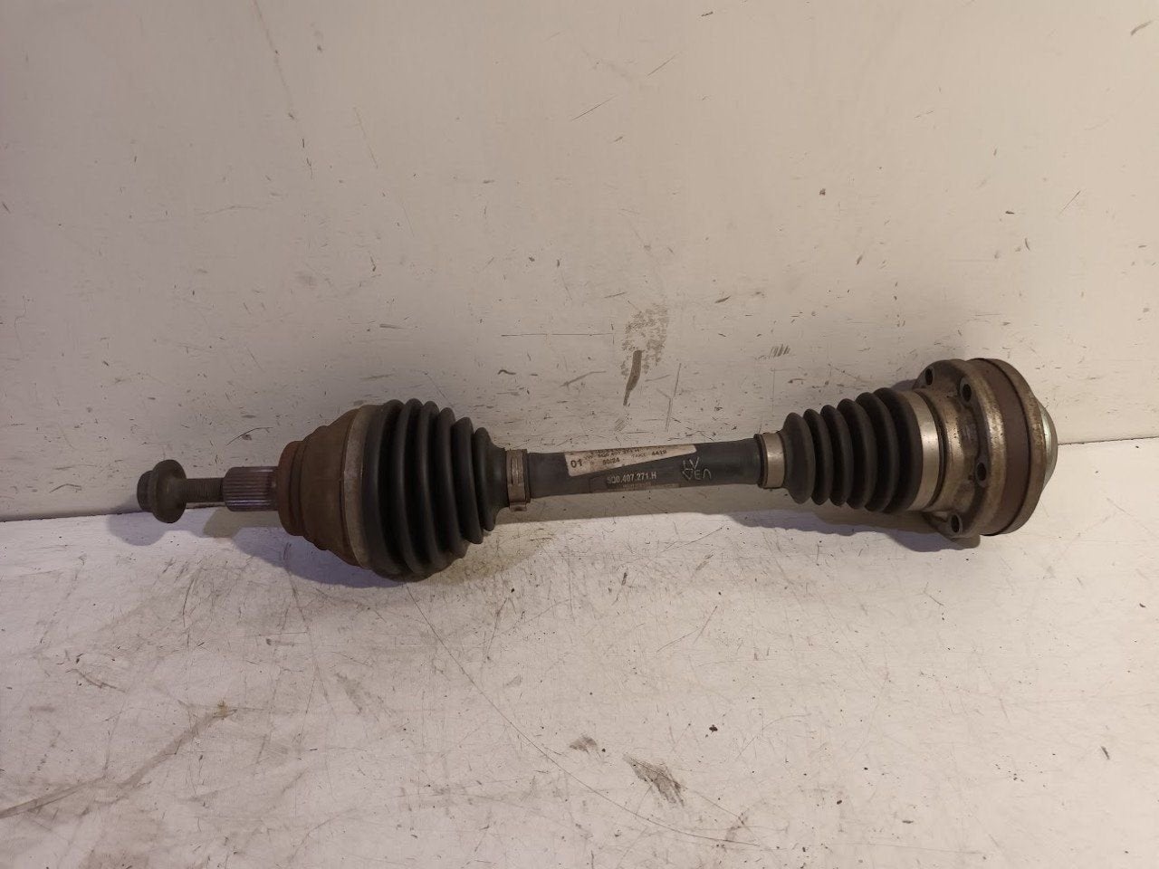 Aandrijfas links voor Volkswagen Golf, Onderdelen@venauto.nl, Van der Ven Autorecycling B.V., Ettenseweg 76, 4706 PB Roosendaal, The Netherlands