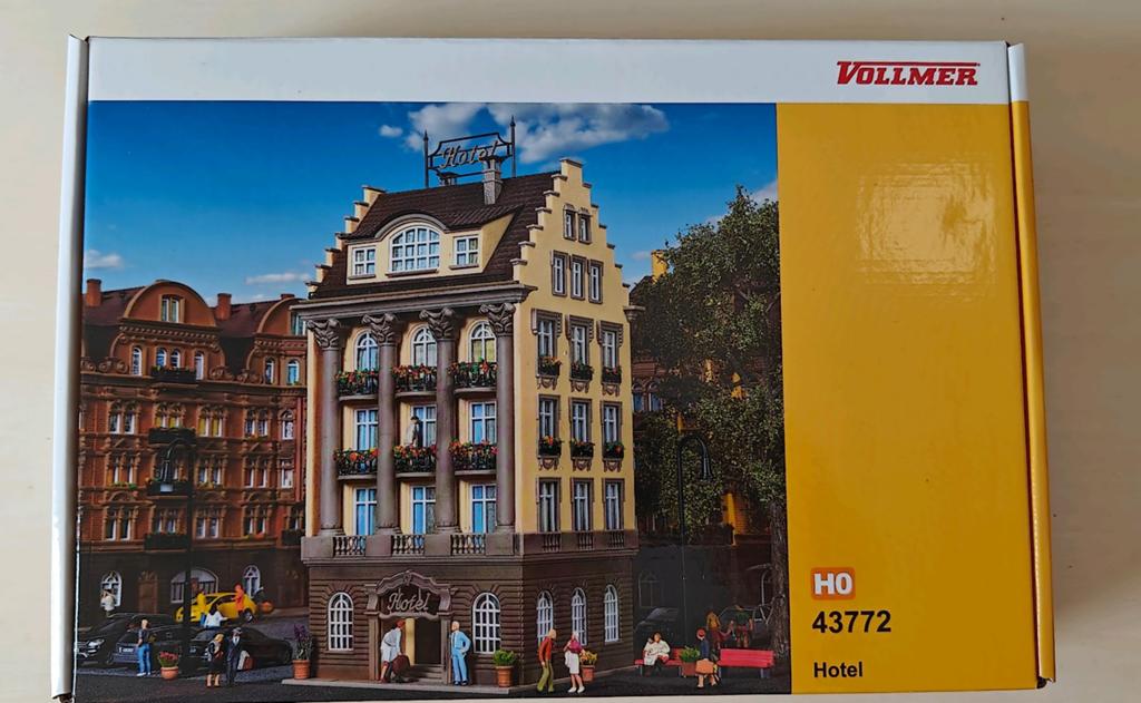 Vollmer 43772 H0 Hotel, Hobby en Vrije tijd, Modeltreinen | H0, Ophalen of Verzenden