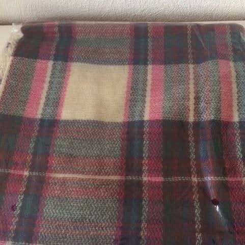 nieuw, mooie warme sjaal, Kleding | Dames, ANDERE, Ophalen of Verzenden, Nieuw, Sjaal