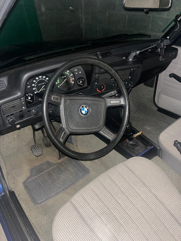 BMW e21 318i, Auto's, Achterwielaandrijving, Beige, Blauw, Handgeschakeld