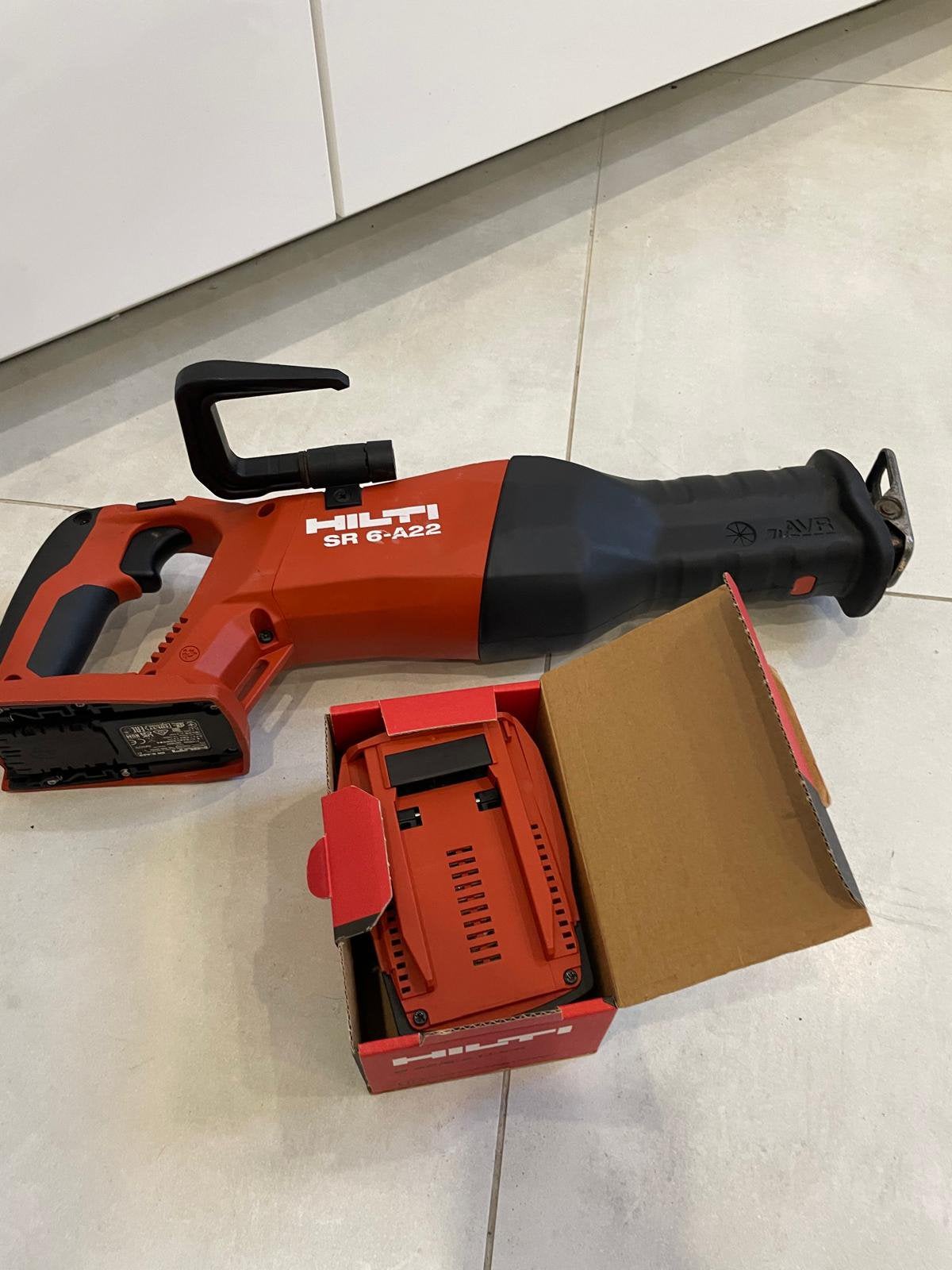 Hilti SR6-A22 sabelzaag (inclusief batterij, oplader nee), Ophalen, Zo goed als nieuw, Zaag, Hilti