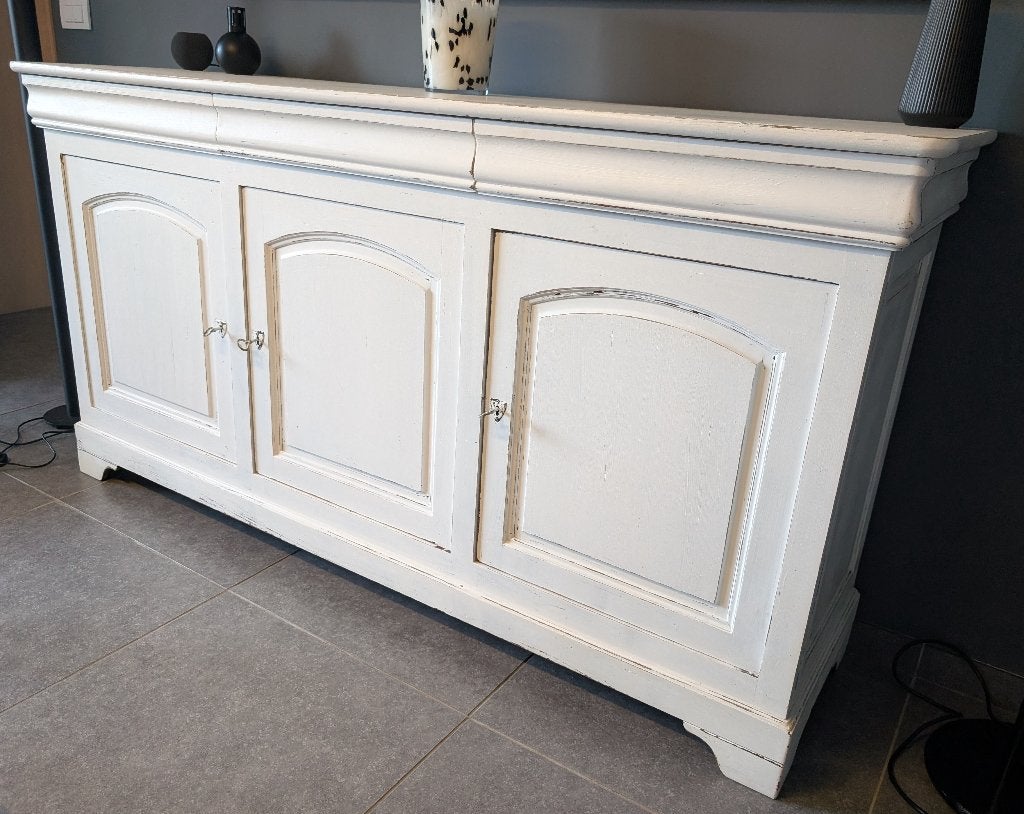 Grand buffet en bois massif blanc, Maison & Meubles, Armoires | Buffets, Utilisé, Moins de 100 cm, 150 à 200 cm, 25 à 50 cm, Avec tiroir(s)