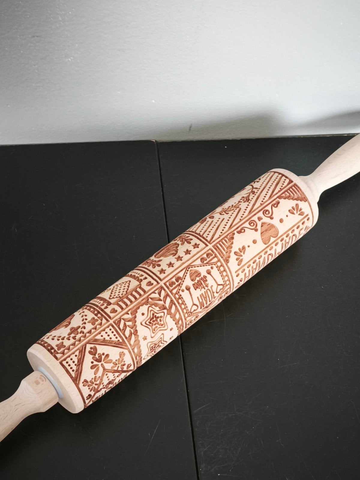 Rouleau à pâtisserie gravé en bois, Enlèvement ou Envoi, Autres marques, Autres types, Bois