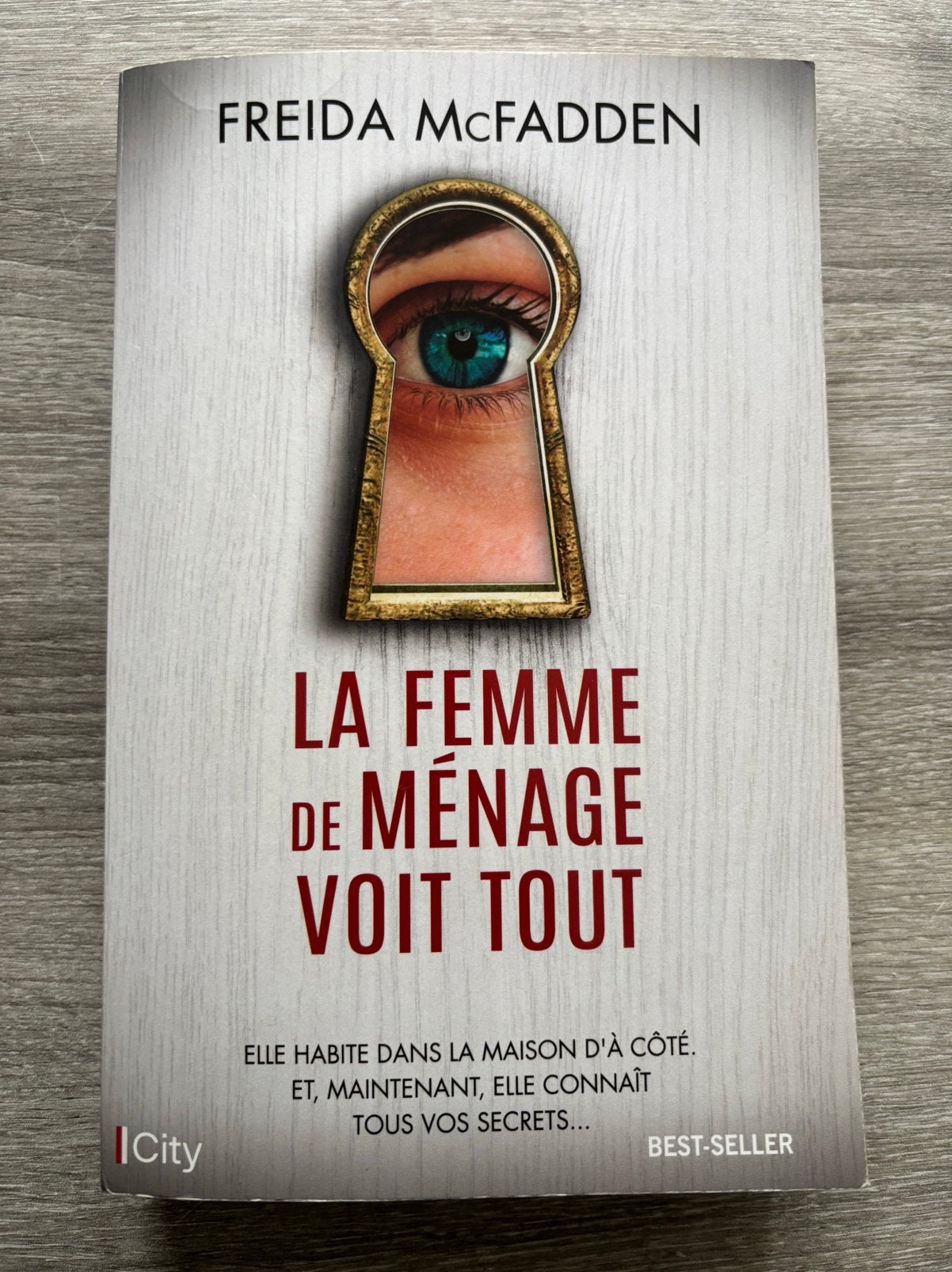 La femme de menage voit tout, Livres, Enlèvement ou Envoi, Comme neuf