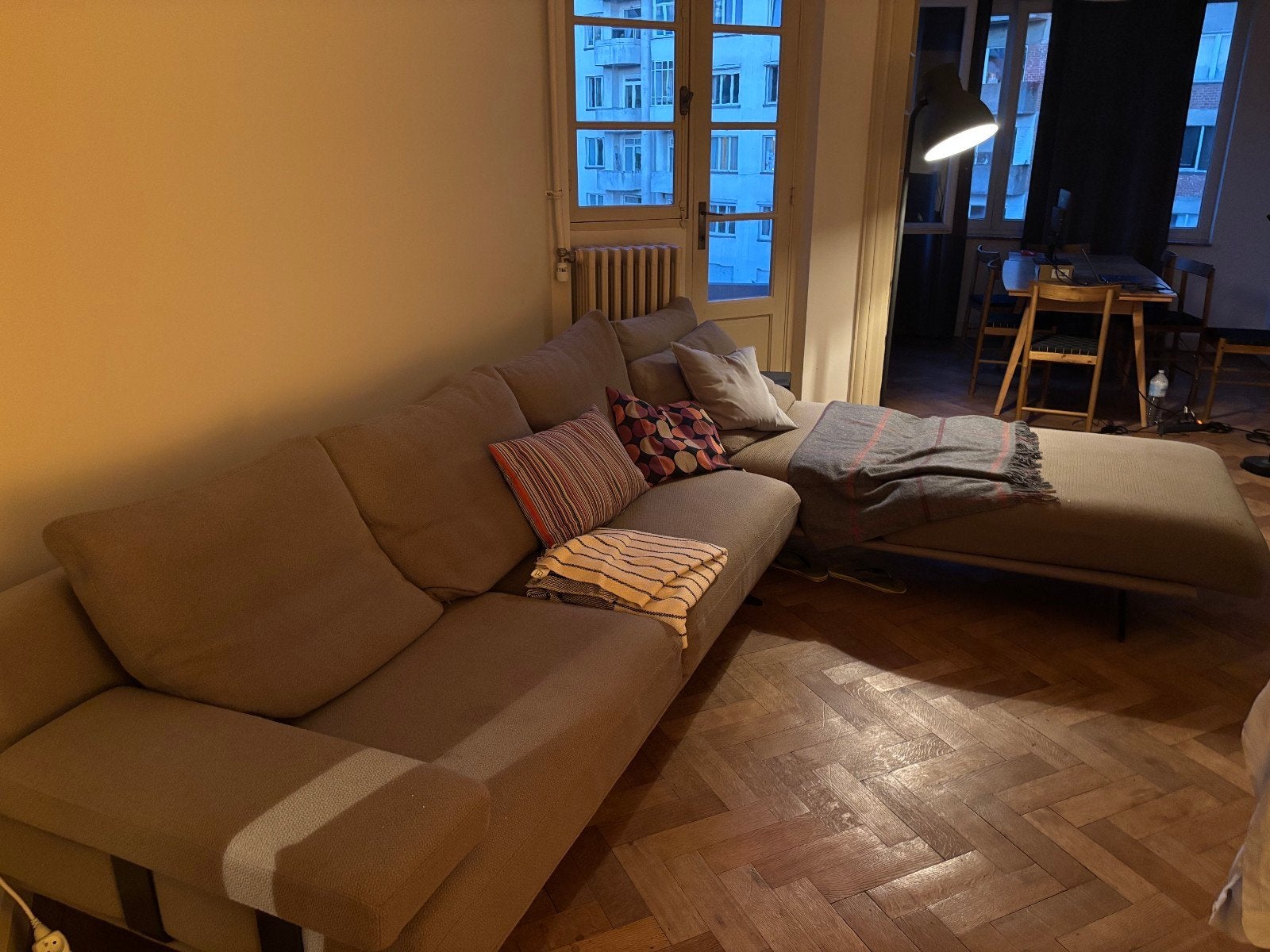 Sofa, Enlèvement