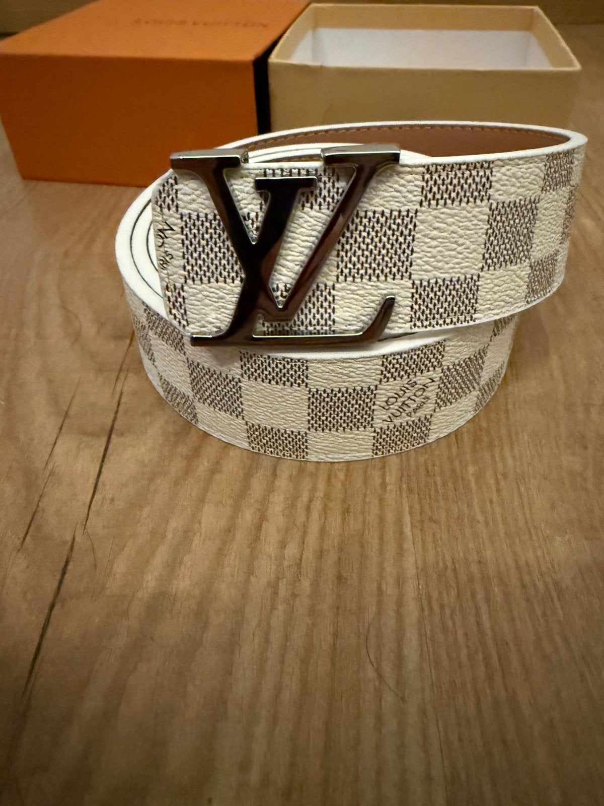 Louis vuitton riem, Vêtements | Hommes, Cuir véritable, Enlèvement ou Envoi, 115 cm ou plus, Comme neuf