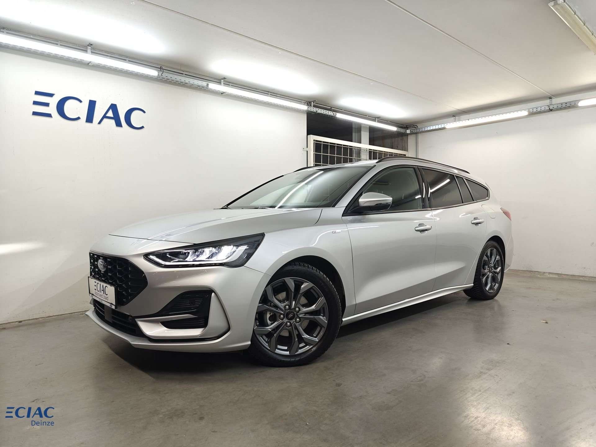 Ford Focus ST-Line 155pk Ecoboost - Garantie tot 04/2029 zon, Autos, Focus, Argent ou Gris, Euro 6, Entreprise