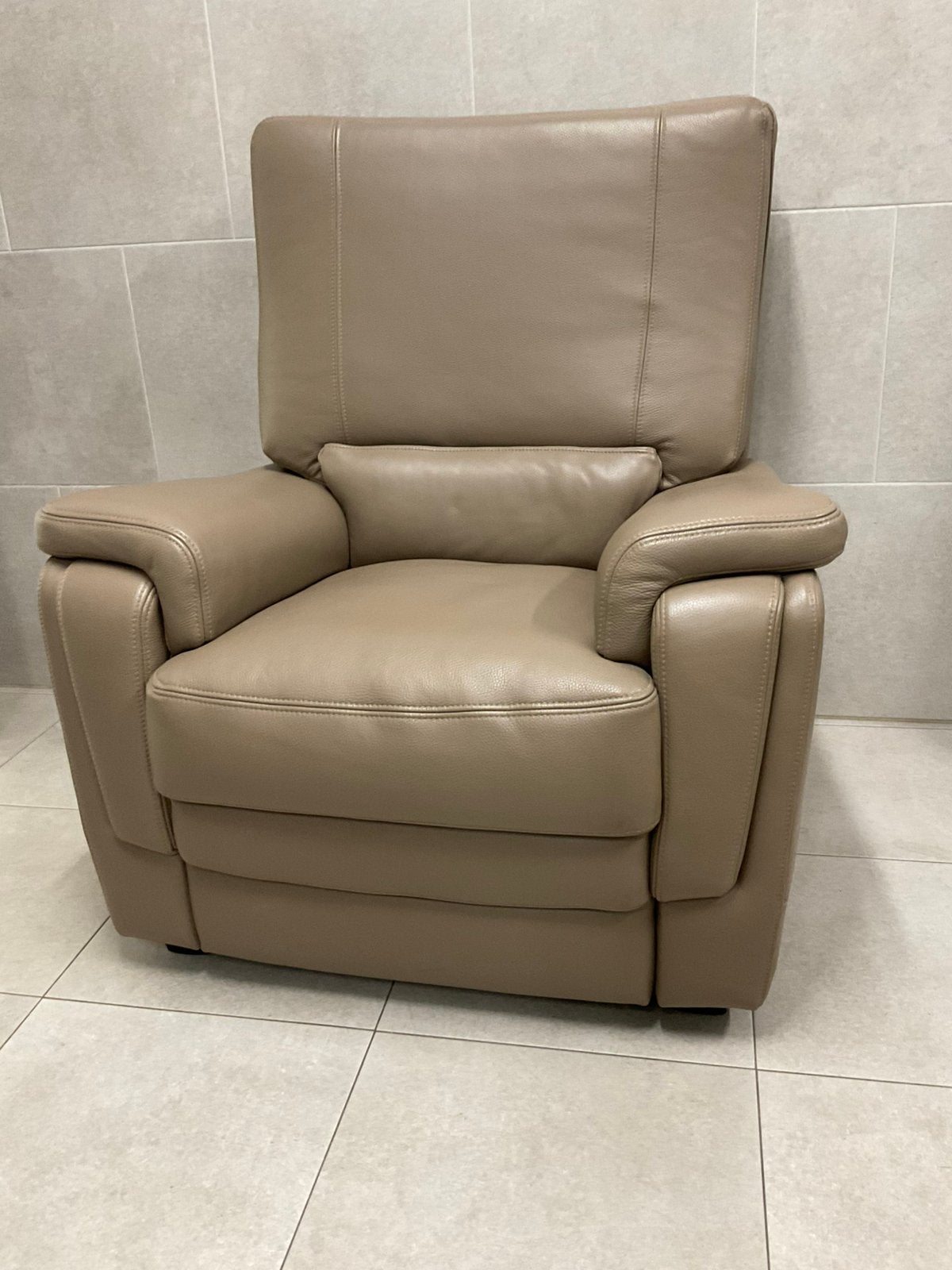 Stijlvolle lederen zetel - taupe kleur - perfect onderhouden, Huis en Inrichting, Ophalen, Zo goed als nieuw