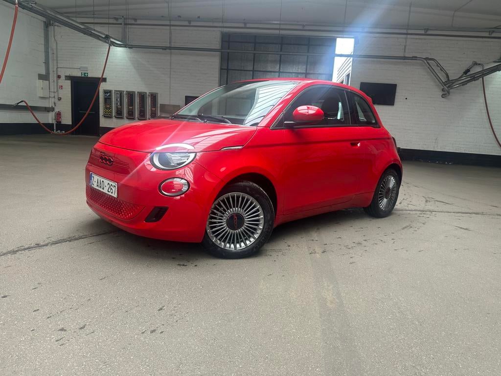 Fiat 500 e met maar587 km, Auto's, Fiat, Voorwielaandrijving, 75 kW, Stof, Parkeersensor