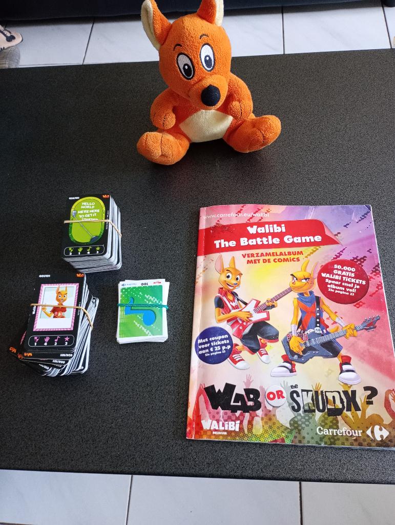 Walibi: knuffel, boek, kaarten, stickers 5€/stuk, Collections, Enlèvement ou Envoi, Utilisé