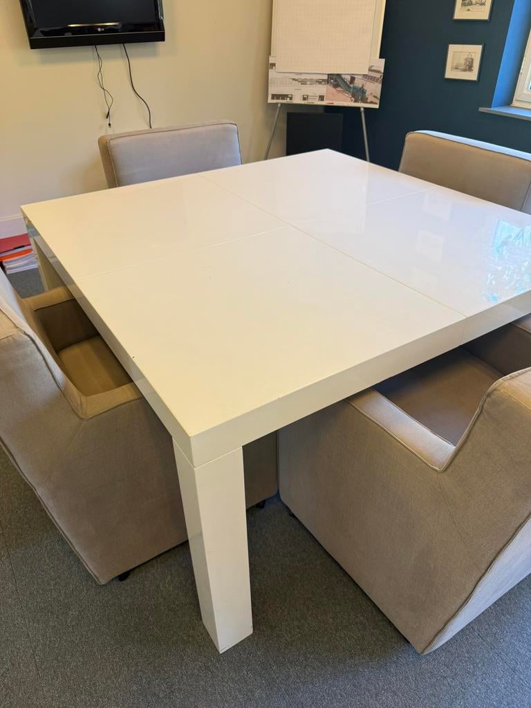 Vierkante tafel 140x140, Ophalen, Gebruikt
