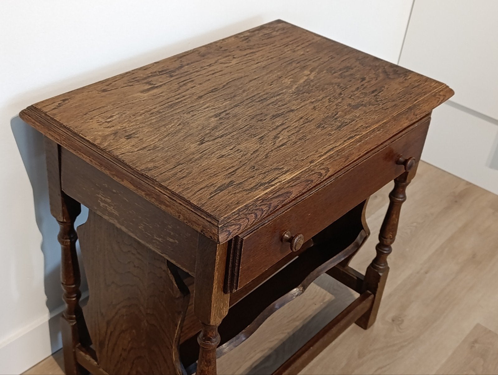 Table à journaux vintage en bois/table d'appoint avec tiroir, Enlèvement