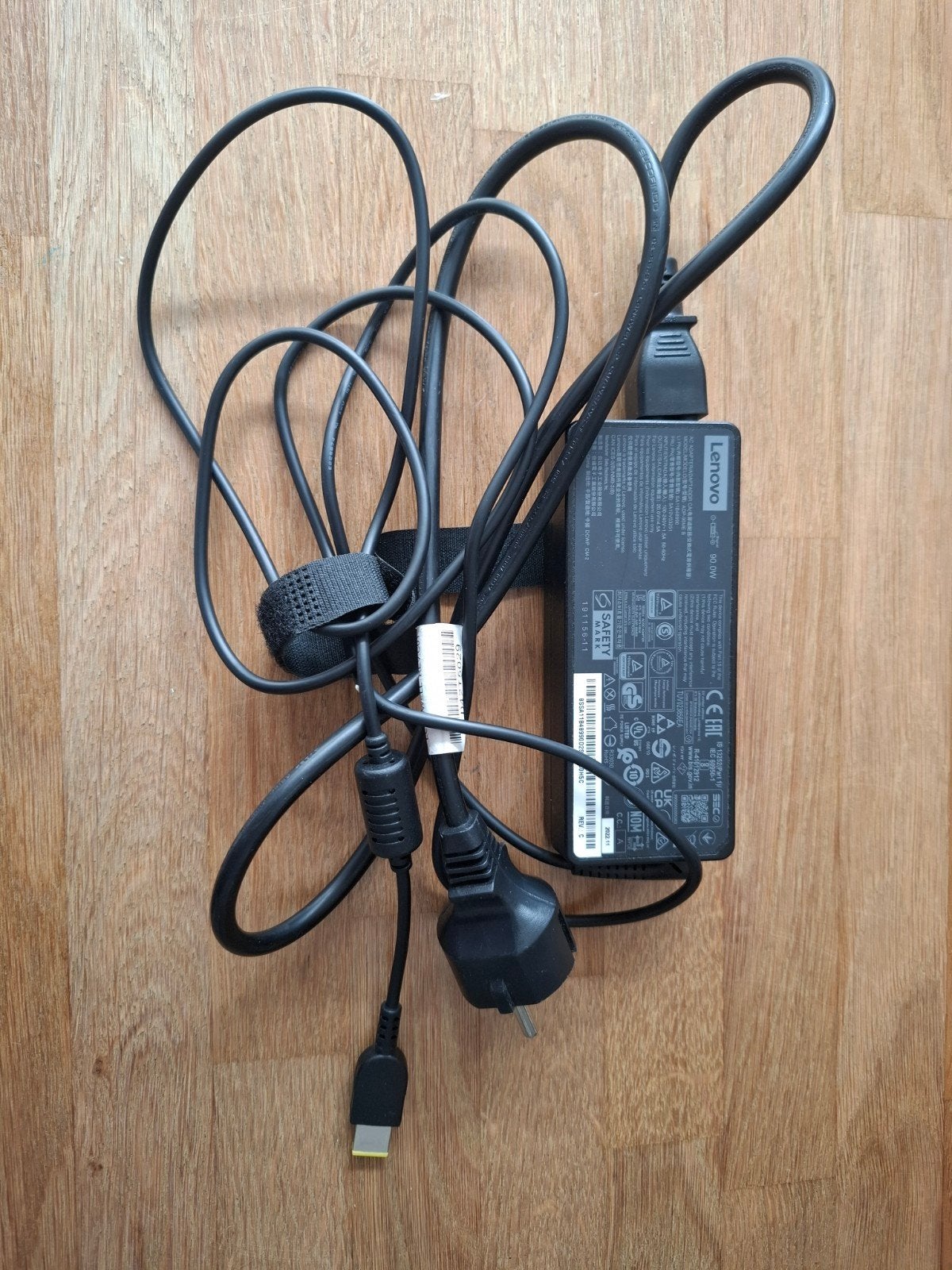 Chargeur pour ordinateur portable Lenovo 90w, Informatique & Logiciels, Chargeurs d'ordinateur portable, Enlèvement ou Envoi, Comme neuf