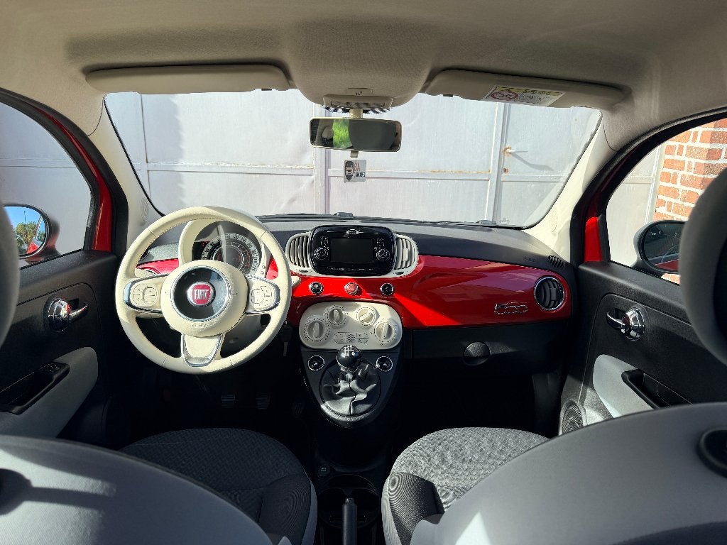 FIAT 500 GEKEURD VOOR 2 JAAR, Auto's, Voorwielaandrijving, 4 zetels, 139 g/km, 4 cilinders