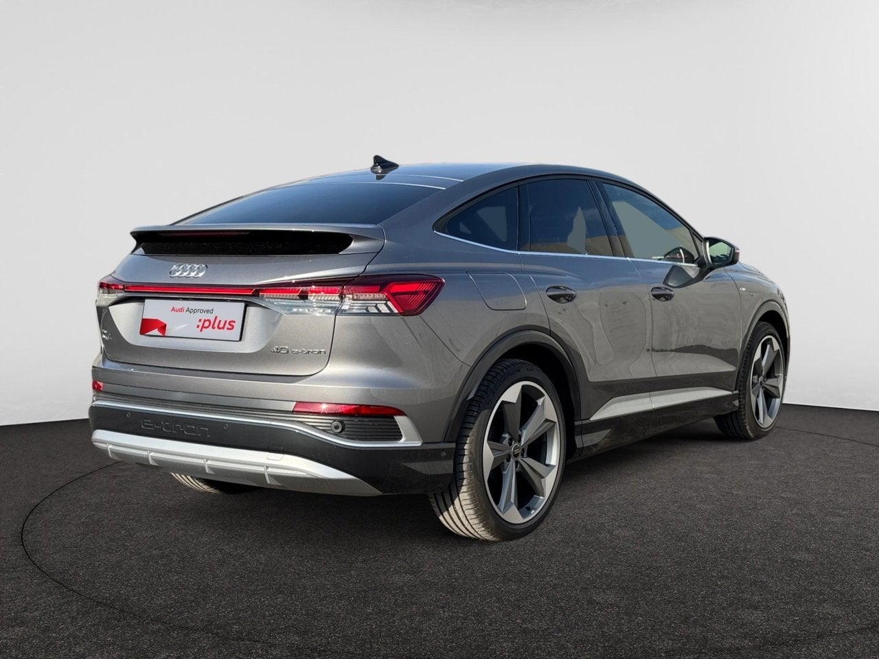 Audi Q4 Sportback e-tron Audi Q4 Sportback S line 40 e-tron, Auto's, Automaat, Elektrisch, SUV of Terreinwagen, Zilver of Grijs
