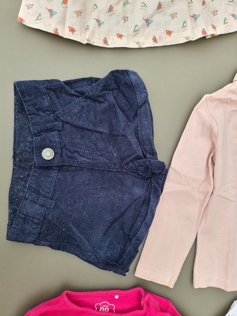 donker blauw fluweel short 92, Enfants & Bébés, Vêtements enfant | Taille 92, Enlèvement, Comme neuf, Pantalon
