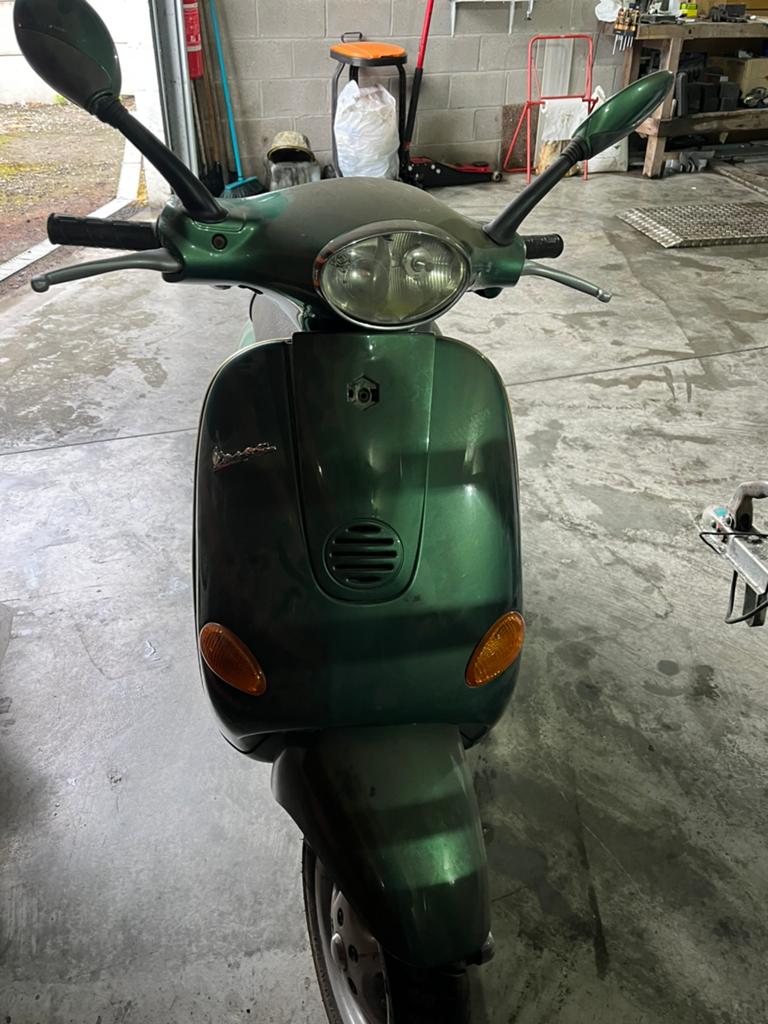 Vespa 125 1997 automatique, Vélos & Vélomoteurs, Vélomoteurs & Scooters bridés, Enlèvement, Utilisé, Vespa