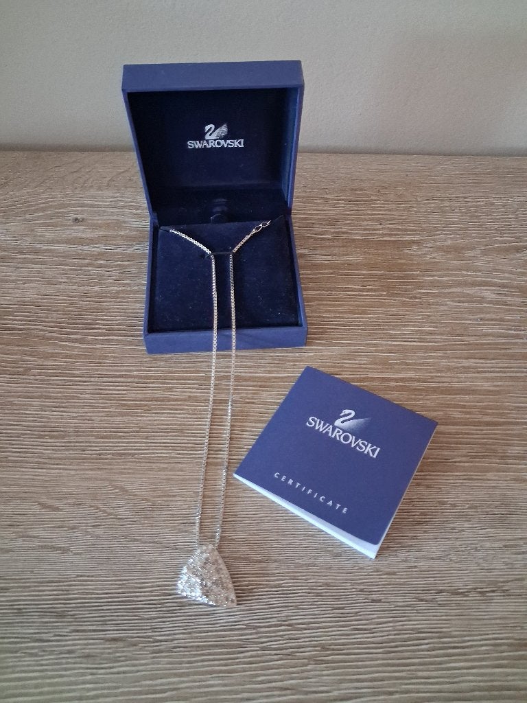 Swarovski ketting, Ophalen, Zo goed als nieuw