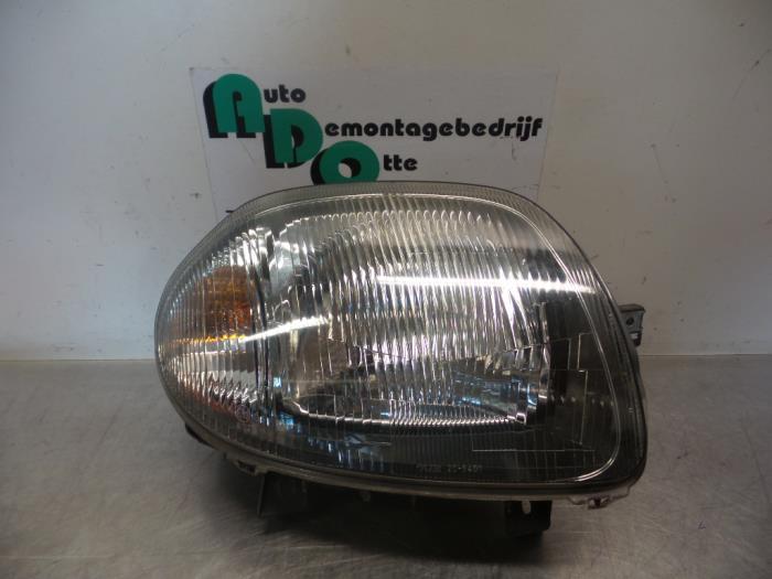 Phare droit d'un Renault Clio (Clio 2 98-), Renault, -, 3 mois de garantie, Utilisé