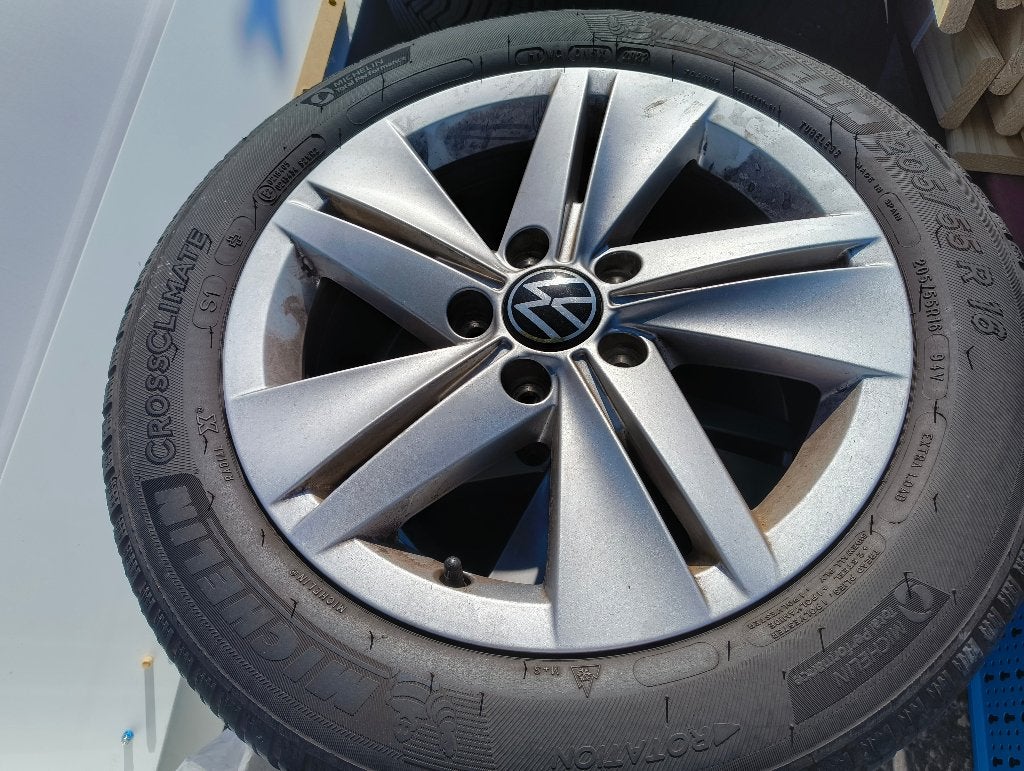 VW Golf 8, 16 inch velgen + banden, Auto-onderdelen, Banden en Velgen, Ophalen, Gebruikt, 16 inch, 205 mm