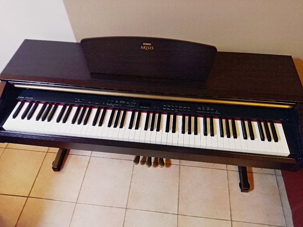 PIANO NUMERIQUE YAMAHA COMME NEUF, Musique & Instruments, Pianos, Comme neuf, Piano, Autres couleurs, Enlèvement