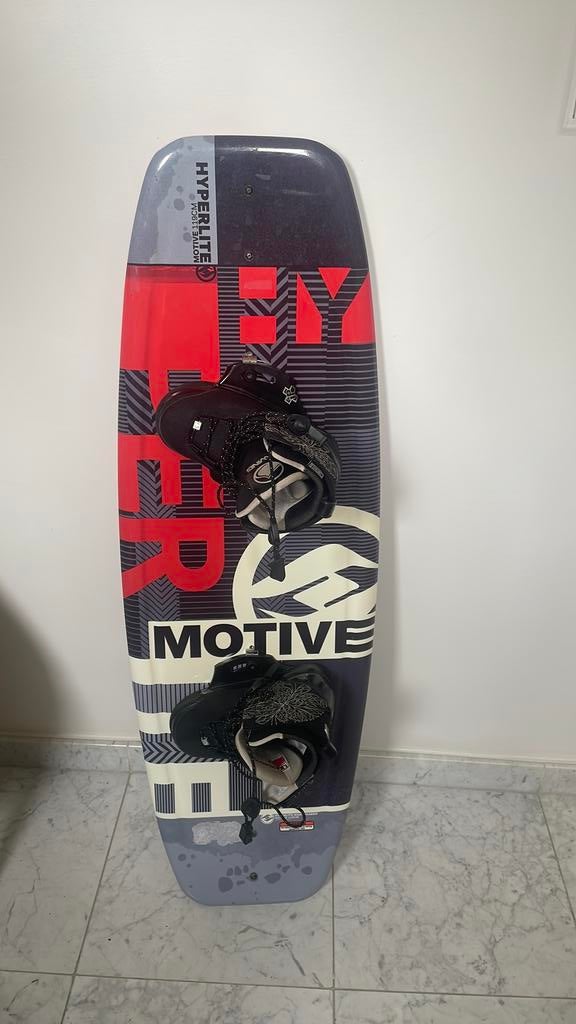 Liquid force hyperlite wakeboard, Watersport en Boten, Wakeboarden, Ophalen, Zo goed als nieuw