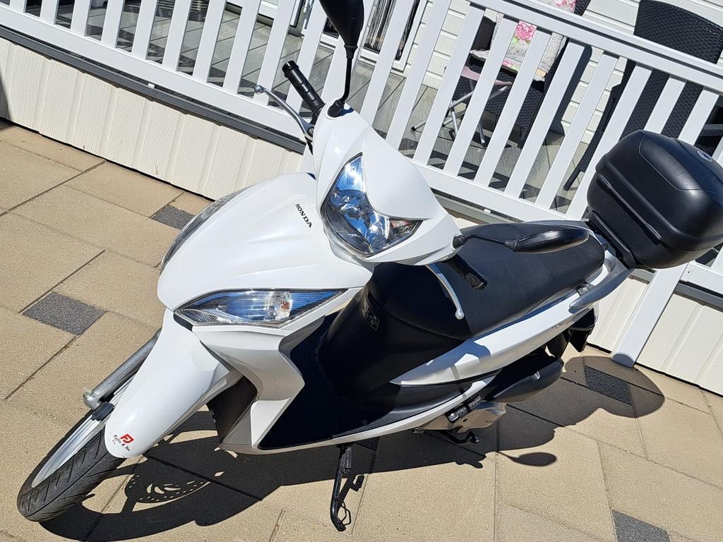 Honda Vision 110cc (2012) – slechts 6.975 km op teller., Honda, 110 cm³, Comme neuf, Classe B (45 km/h)