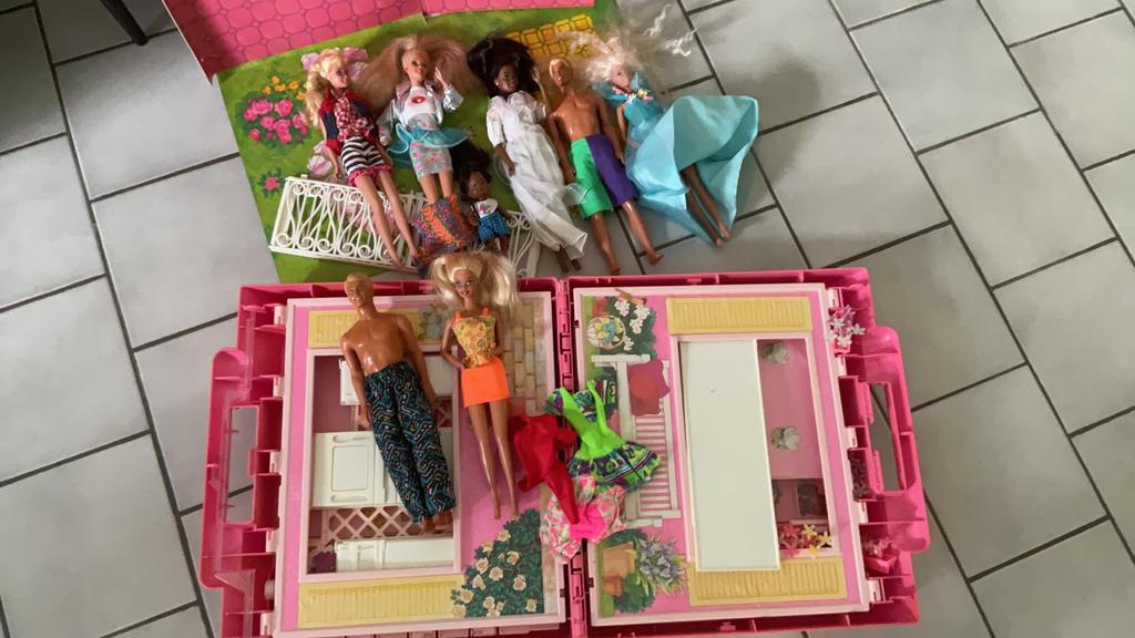Barbie's set, Ophalen of Verzenden, Zo goed als nieuw, Kleertjes