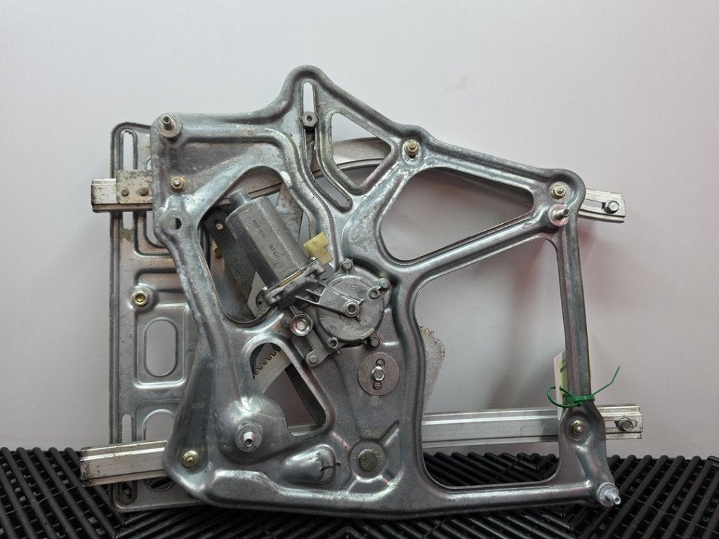MECANISME VITRE ARRIÈRE GAUCHE Saab 900 II (YS3D), Brose SE, Info@brose.com, Utilisé, Max-Brose-Straße 1
96450  Coburg, DE