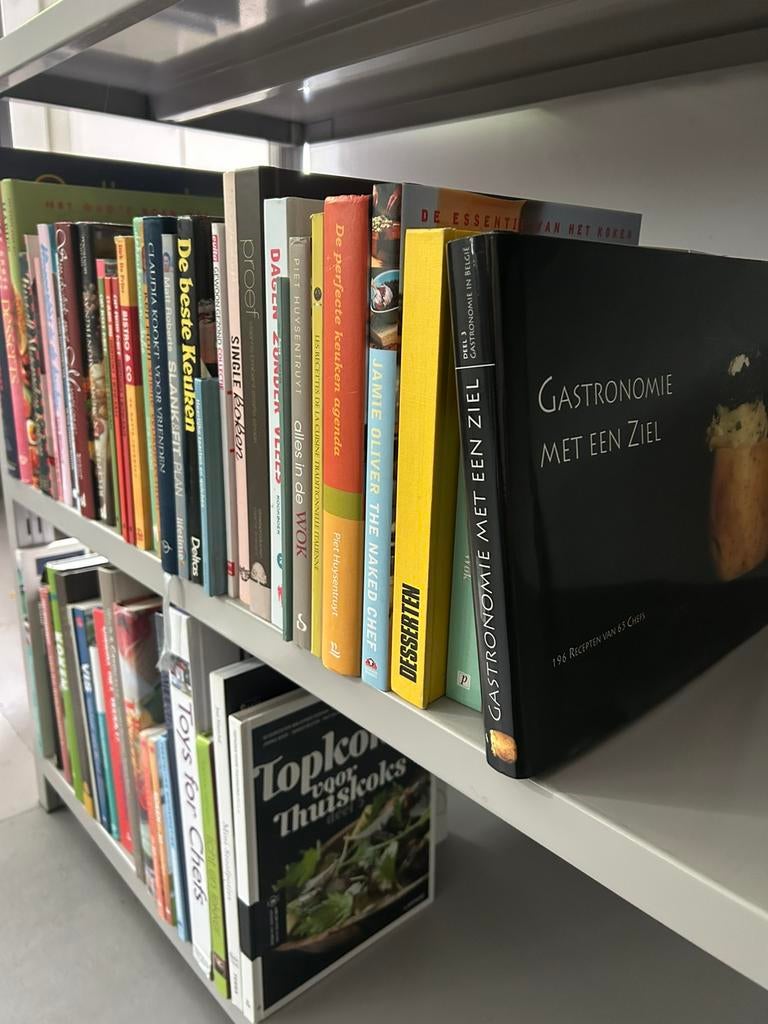 Groot lot kookboeken, Ophalen, Gelezen