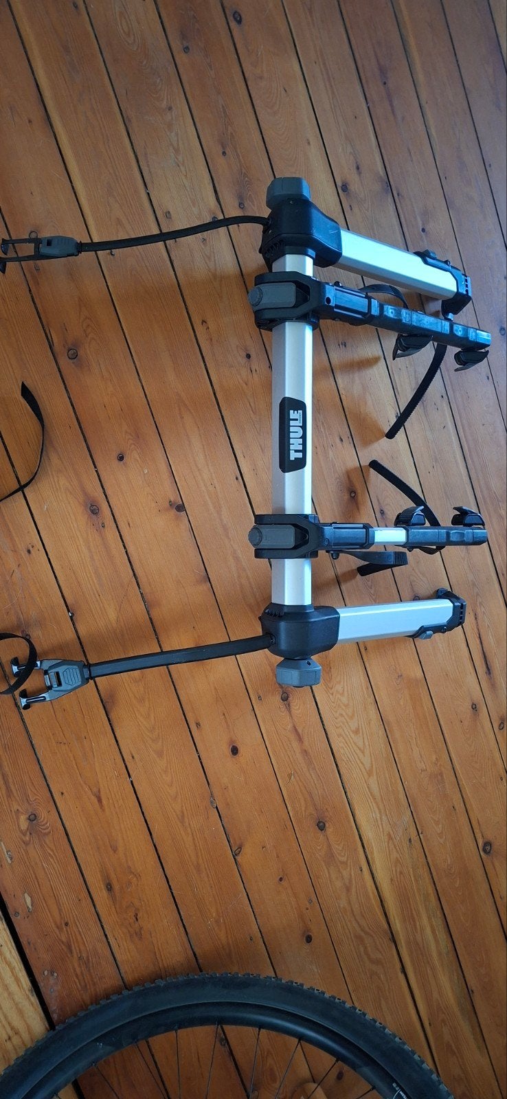 Thule Outway Hanging 2 fietsendrager voor achterklep, Brede banden, Zo goed als nieuw, 2 fietsen, Achterklepdrager