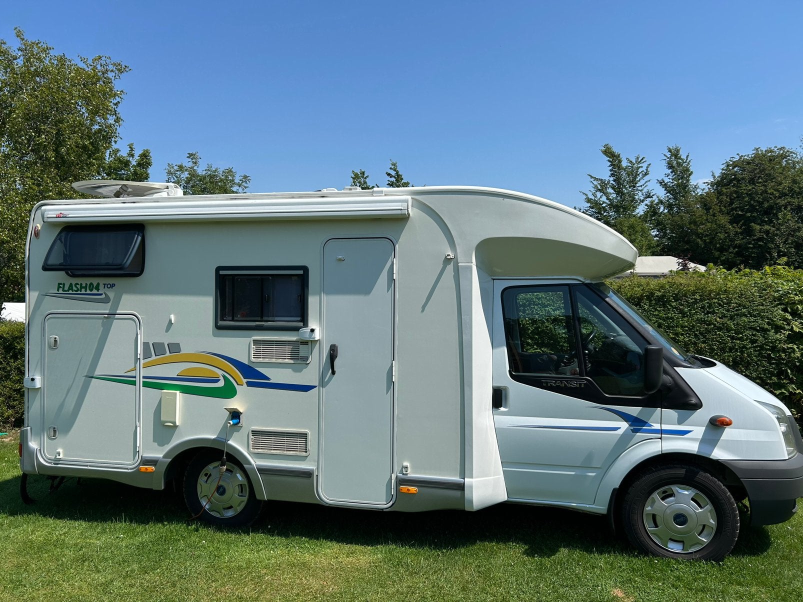 Camping-car 4 personnes Fort ChaussonFlash, Parabolique, Jusqu'à 4, 6 à 7 mètres, Siège standard